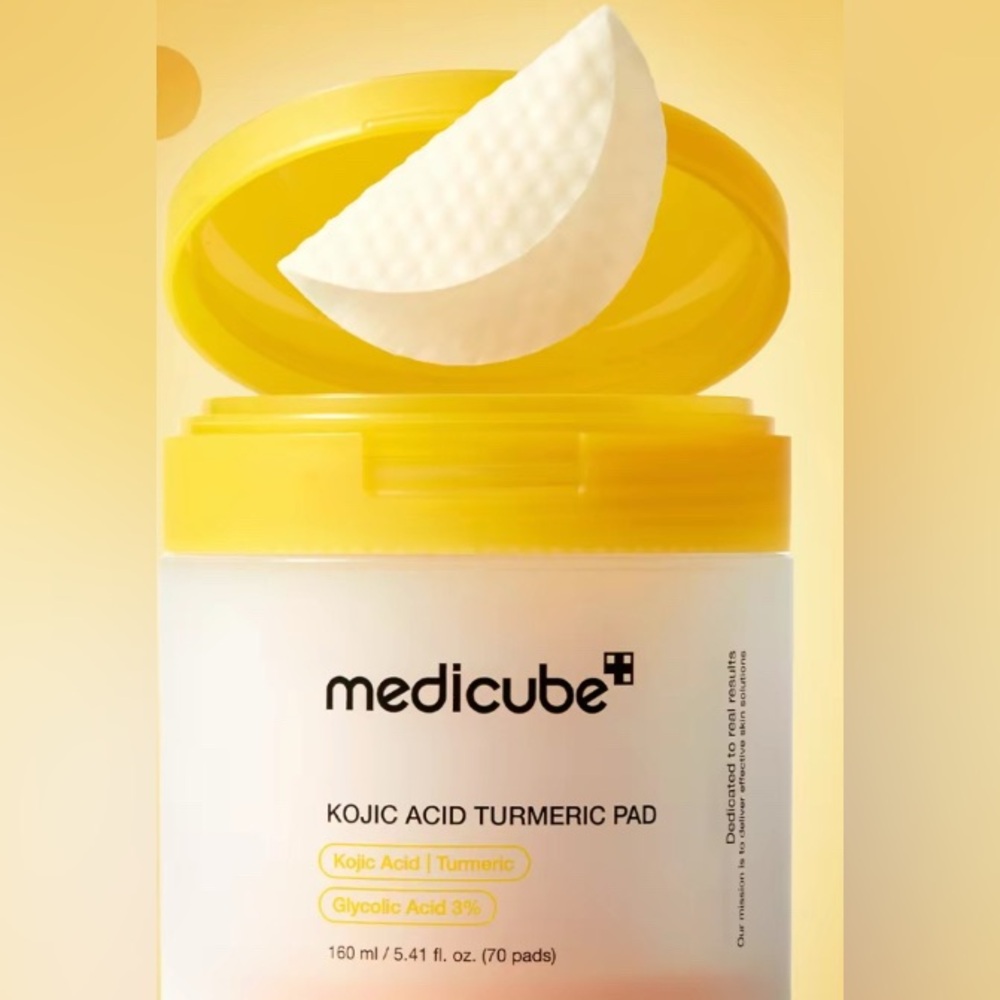 Medicube Kojic Acid Turmeric Pad - White
